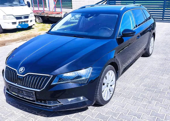 samochody osobowe Skoda Superb cena 64000 przebieg: 160500, rok produkcji 2017 z Chojnice